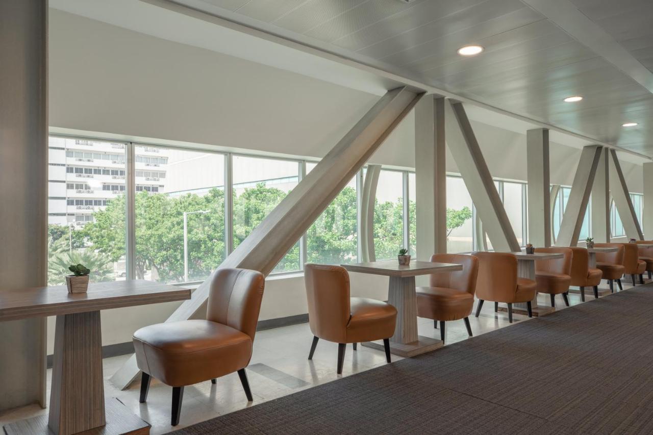 Centara Life Government Complex Hotel & Convention Centre Chaeng Watthana Bangkok Exterior foto