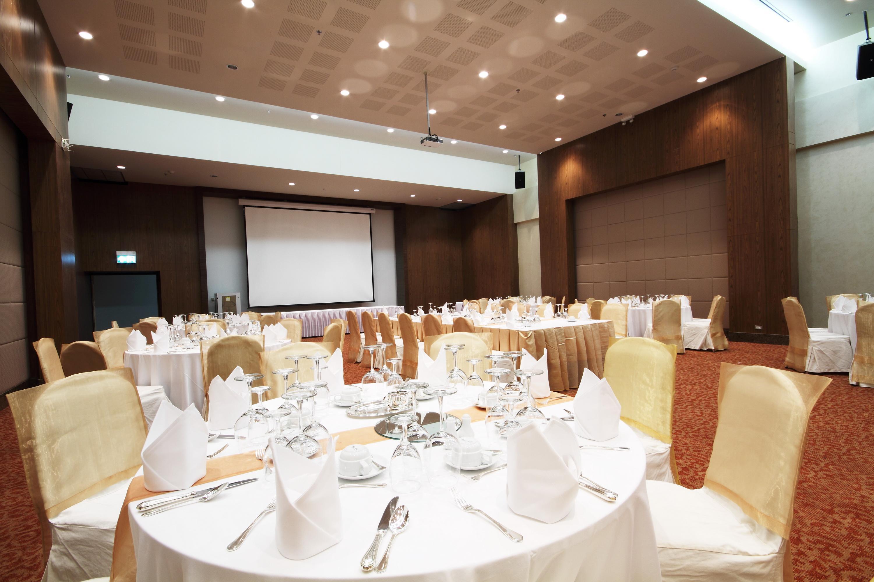Centara Life Government Complex Hotel & Convention Centre Chaeng Watthana Bangkok Exterior foto