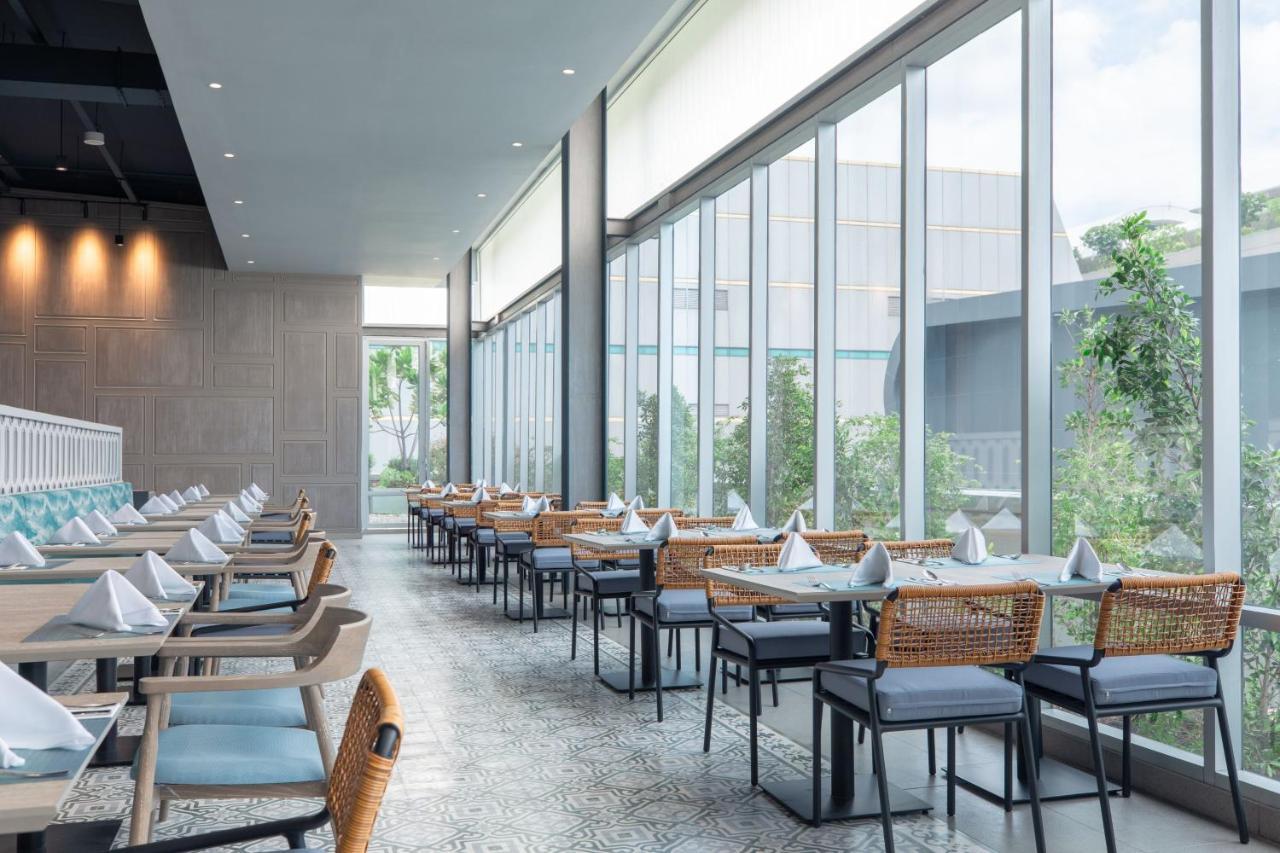 Centara Life Government Complex Hotel & Convention Centre Chaeng Watthana Bangkok Exterior foto